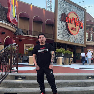 Meet your Posher, Gillermo